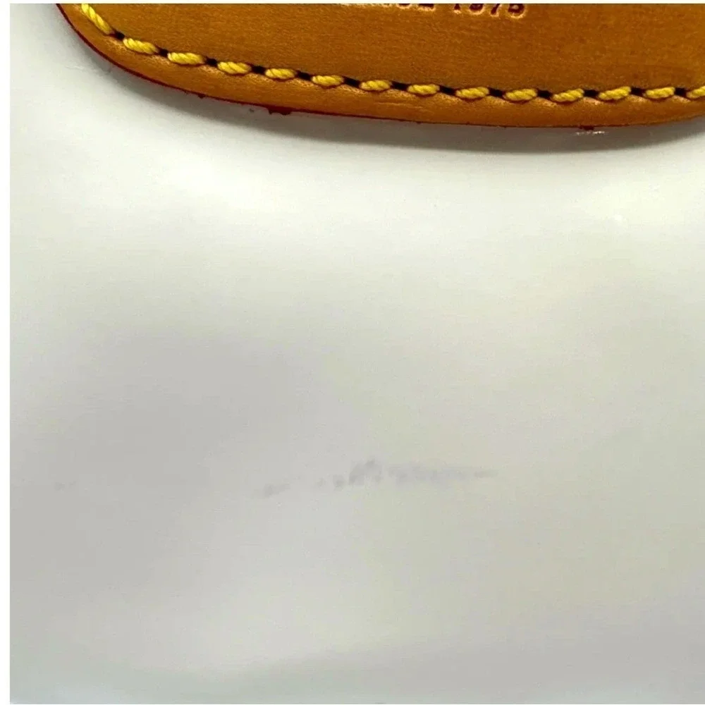 Dooney‎ & Bourke Cream Patent Leather Crossbody Bag Tan Trim Hobo Vintage 21-18